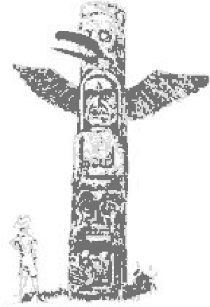 Un tótem tallado, coronado por un pájaro con las alas abiertas, junto a un hombre